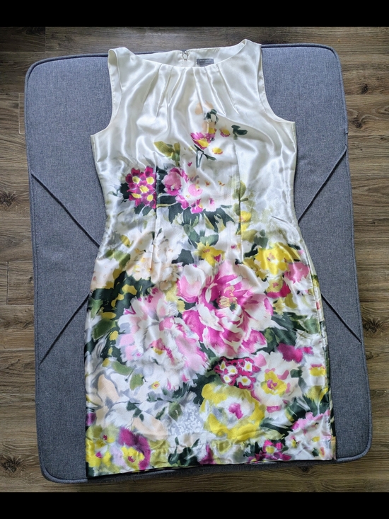 Ann Taylor Dresses & Skirts - Ann Taylor Floral Satin Cocktail Dress